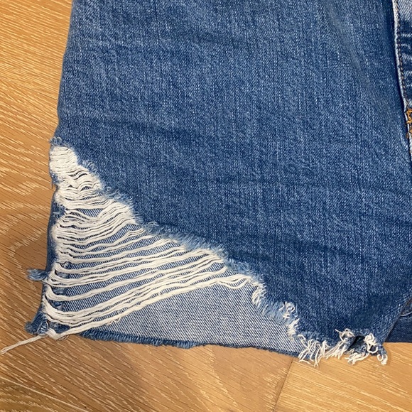 TopShop Super Ripped Mom Shorts / Size 8 - Picture 5 of 8